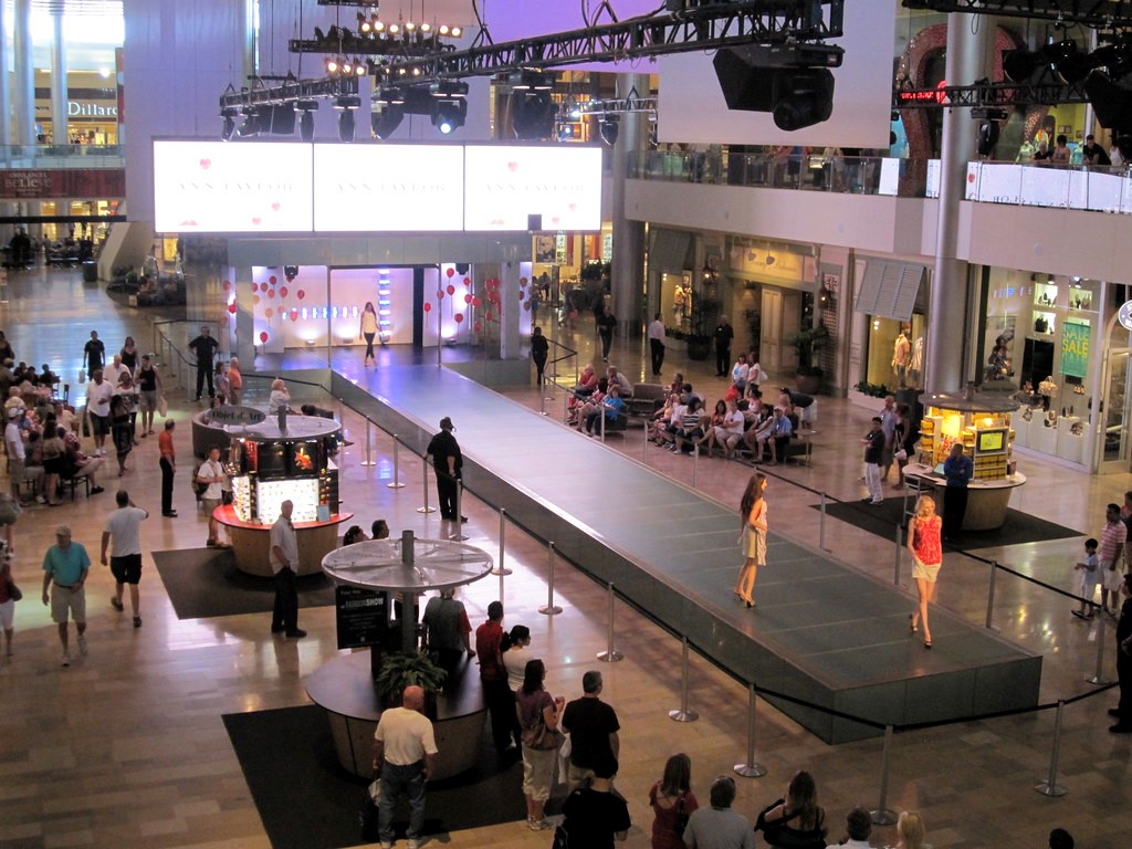 Divas for this Mall Entertainment Activity Extravaganza